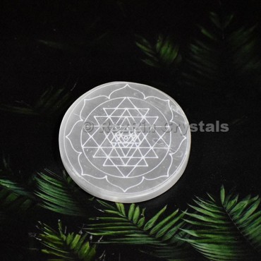 Selenite Sri Yantra Charging Plate